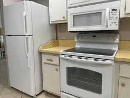 Picture of 506 Davis Road 78, Palm Springs, FL 33461