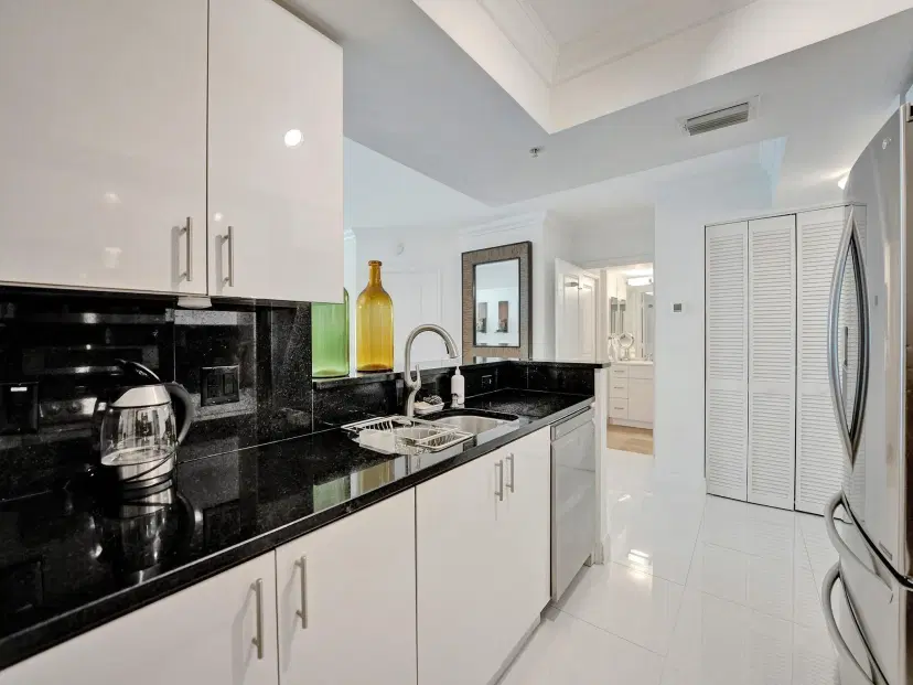Picture of 99 SE Mizner Boulevard 213, Boca Raton FL 33432