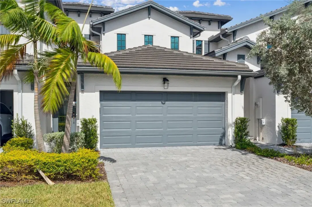 Picture of 7566 N Rockefeller Dr, Naples, FL 34119