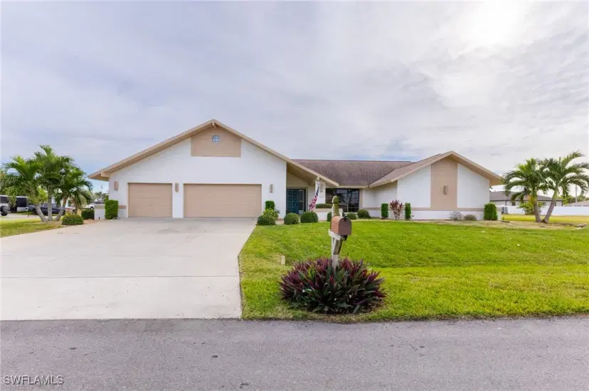 Picture of 124 SE 39Th Ter, Cape Coral FL 33904