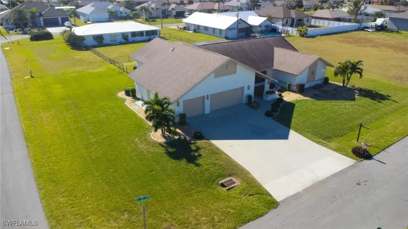 Picture of 124 SE 39Th Ter, Cape Coral FL 33904