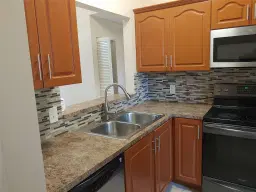 Picture of 2461 NW 56Th Ave 112, Lauderhill, FL 33313