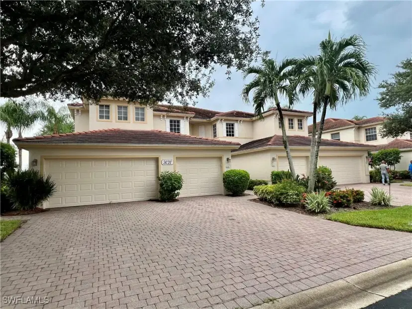 Picture of 3020 Meandering Way 201, Fort Myers FL 33905