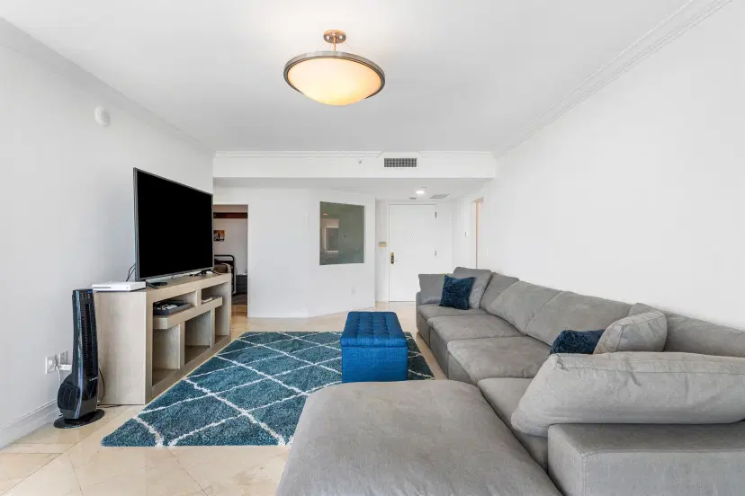 Picture of 550 SE Mizner Boulevard B-707, Boca Raton FL 33432