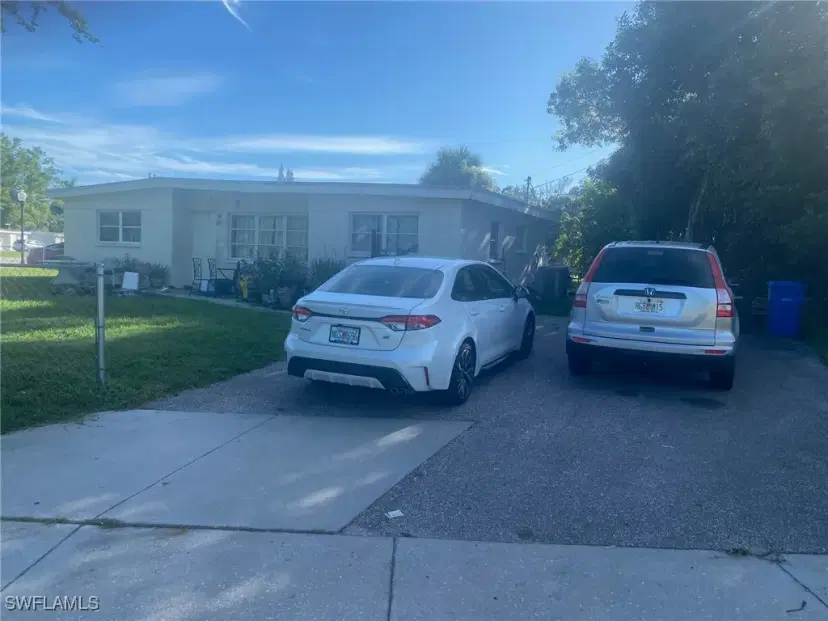 Picture of 1341 Gardenia Ave, Fort Myers FL 33916