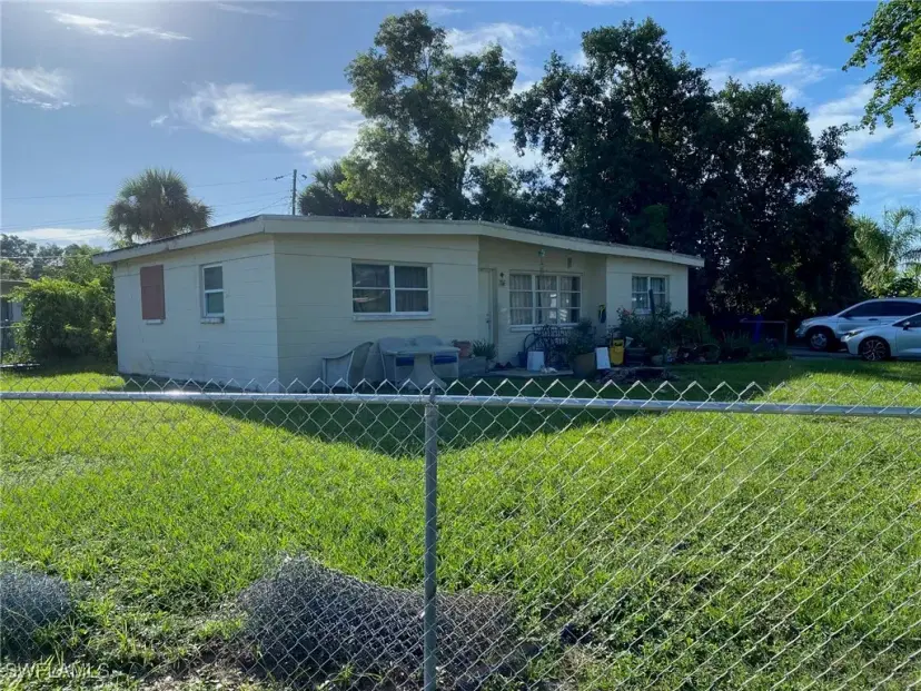 Picture of 1341 Gardenia Ave, Fort Myers FL 33916