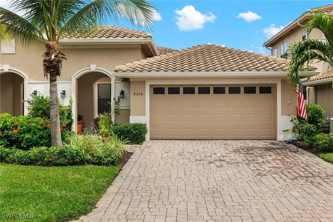 Picture of 8230 Venetian Pointe Dr, Fort Myers, FL 33908