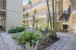 Picture of 788 Park Shore Dr H15, Naples, FL 34103