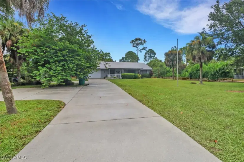 Picture of 541 18Th St Se, Naples FL 34117
