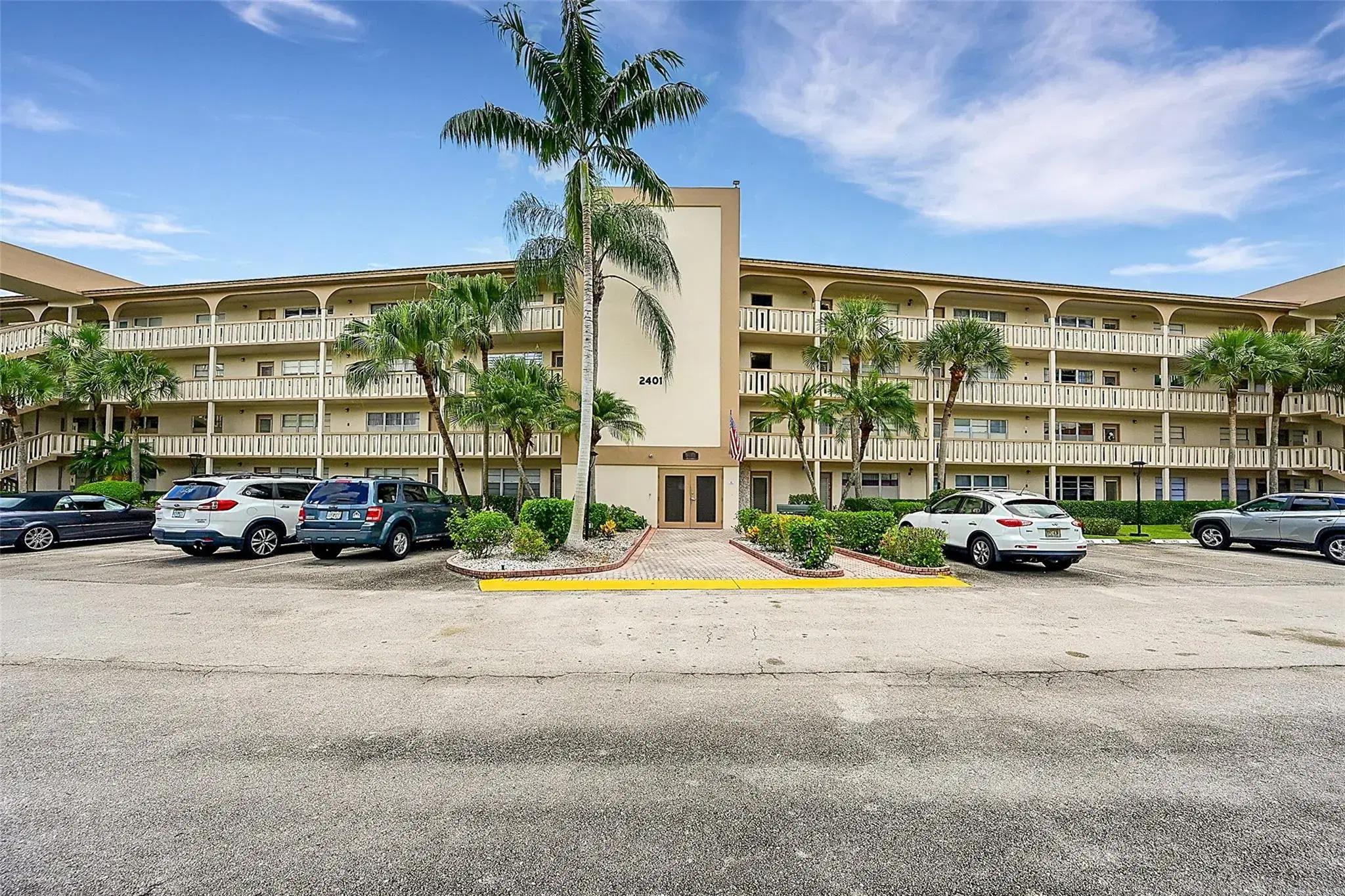 Picture of 2401 Antigua Cir B3, Coconut Creek, FL 33066