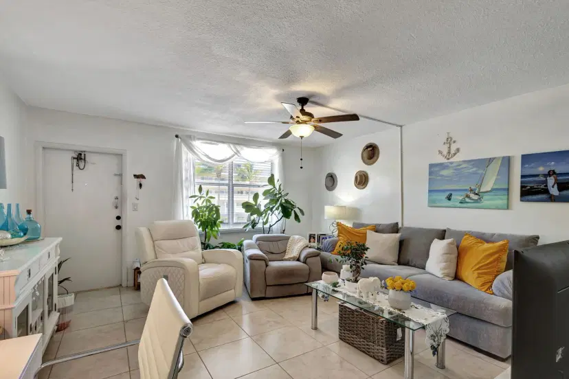 Picture of 2565 S Ocean Boulevard 211, Palm Beach FL 33480