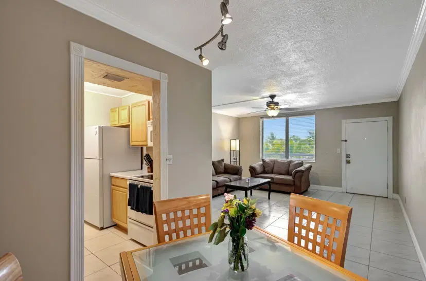 Picture of 2565 S Ocean Boulevard 306, Palm Beach FL 33480