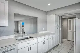 Picture of 1700 Pine Valley Dr 305, Fort Myers, FL 33907