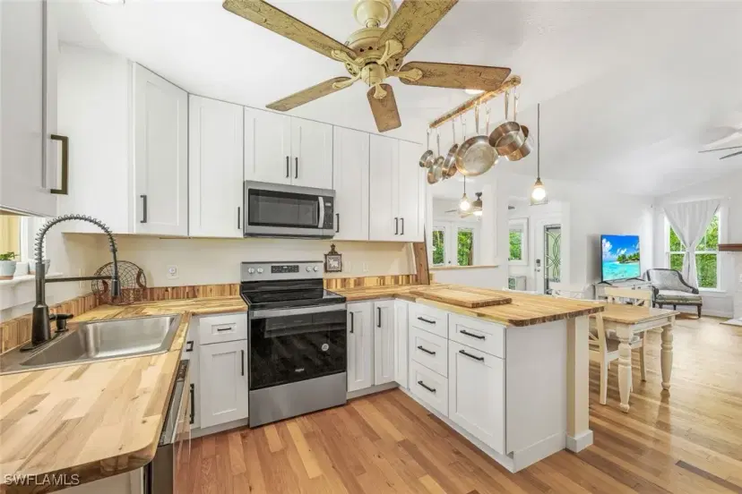 Picture of 27131 S Riverside Dr 131/135, Bonita Springs FL 34135