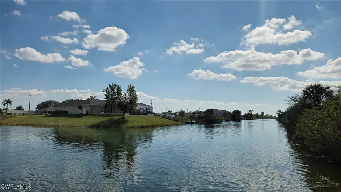 Picture of 2304 NE 13Th Ave, Cape Coral, FL 33909