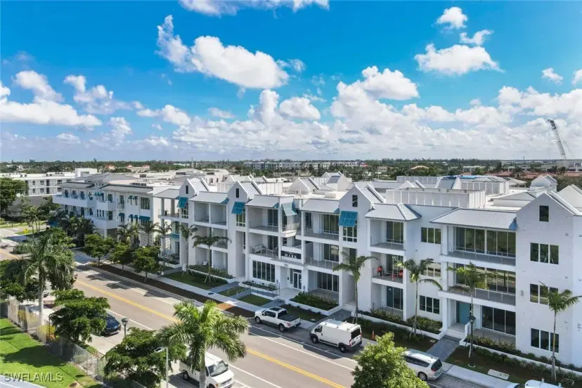 Picture of 201 8Th St S 308, Naples FL 34102