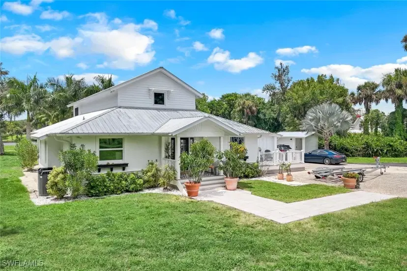 Picture of 639 Live Oak Ln, Labelle FL 33935