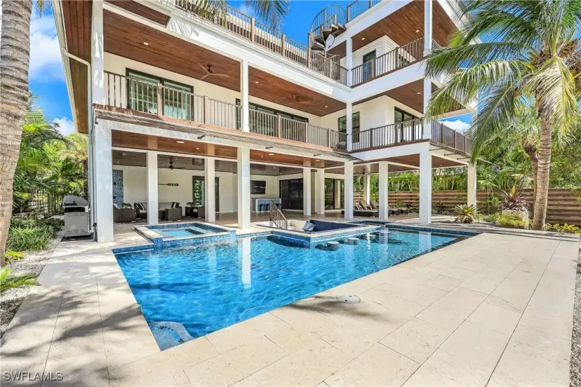 Picture of 241 Willow Ave, Anna Maria FL 34216