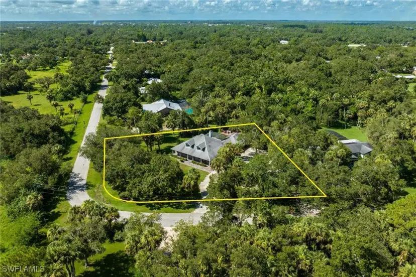 Picture of 865 Fort Thompson Ave, Labelle FL 33935