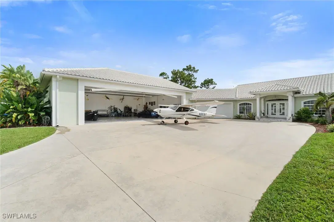 Picture of 18683 Baseleg Ave, North Fort Myers, FL 33917
