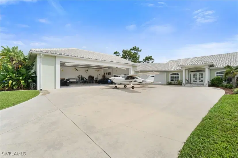 Picture of 18683 Baseleg Ave, North Fort Myers FL 33917