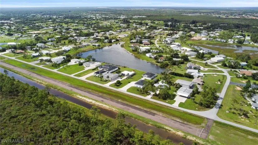 Picture of 18683 Baseleg Ave, North Fort Myers FL 33917