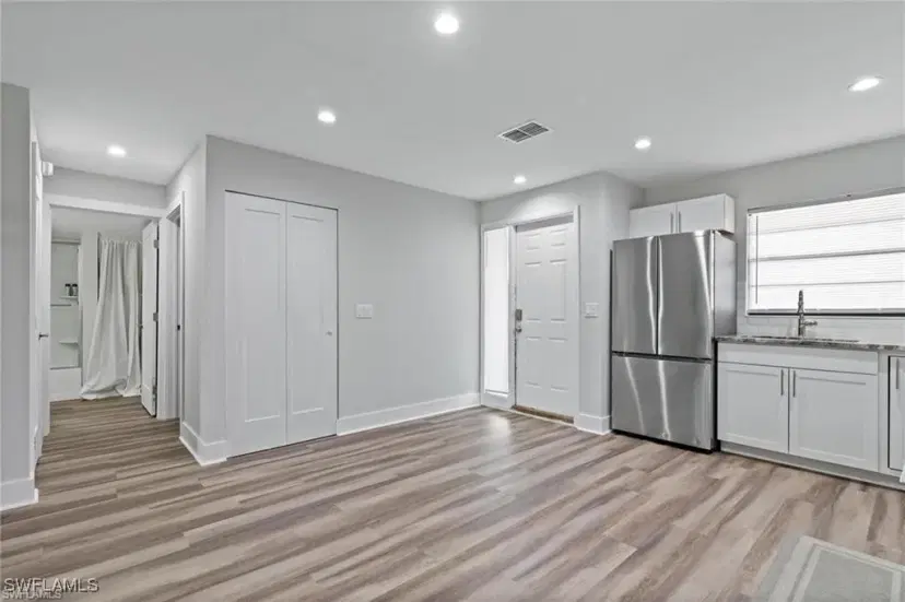 Picture of 151 Cypress Way E D-6, Naples FL 34110
