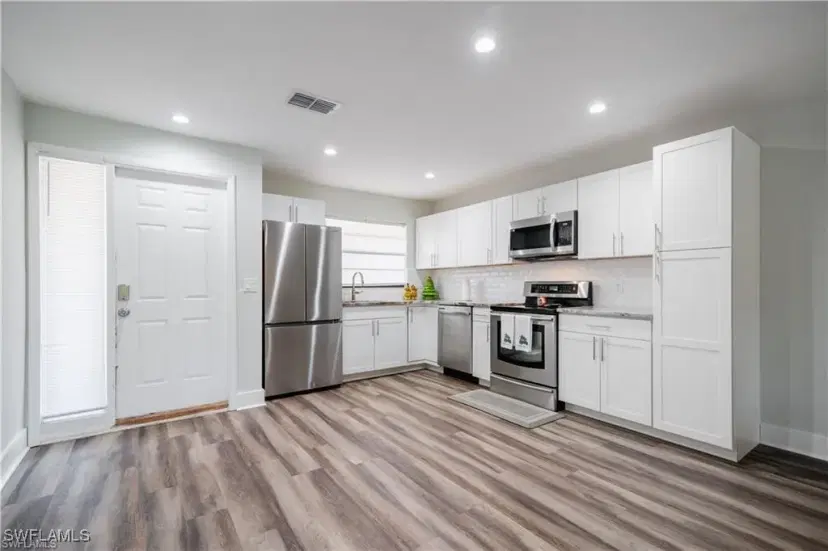 Picture of 151 Cypress Way E D-6, Naples FL 34110