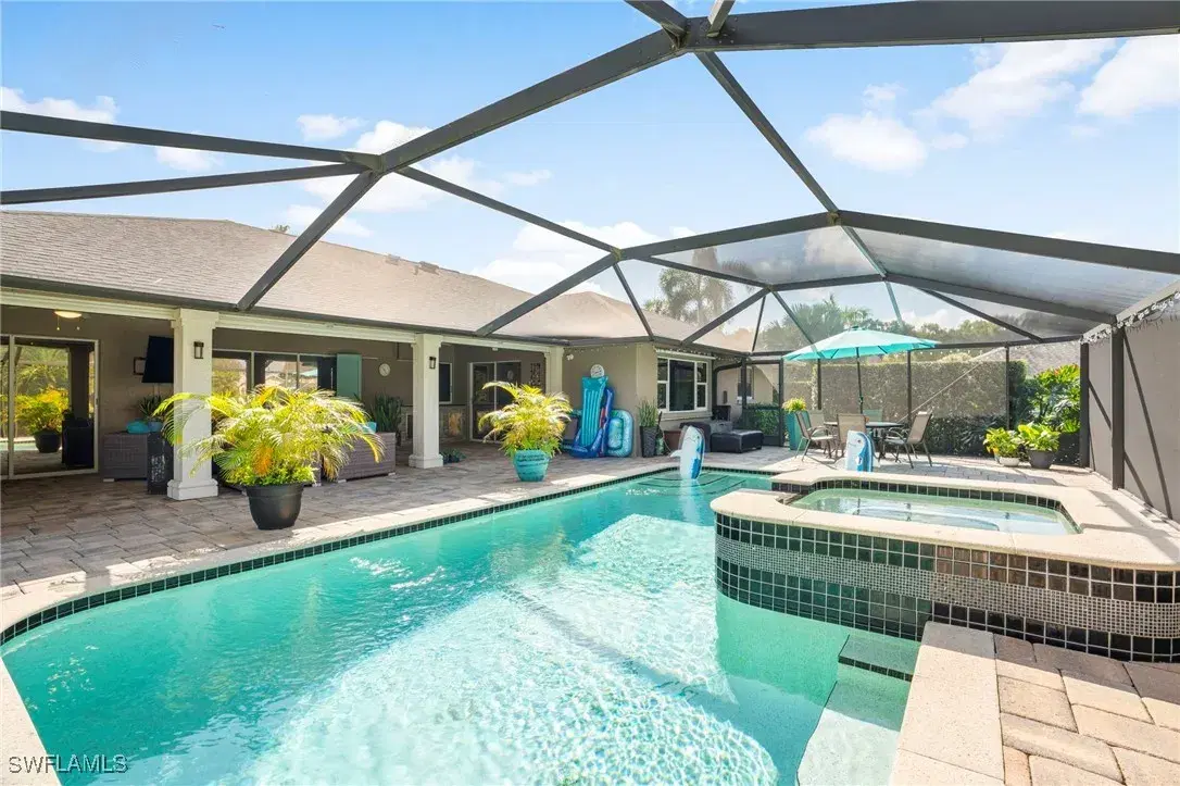 Picture of 101 Muirfield Cir, Naples, FL 34113