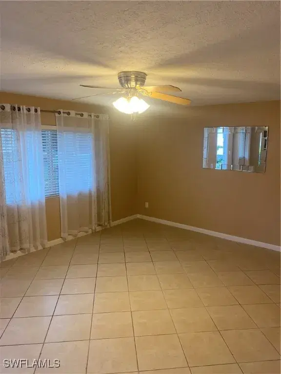 Picture of 4629 Bayshore Dr J3, Naples FL 34112