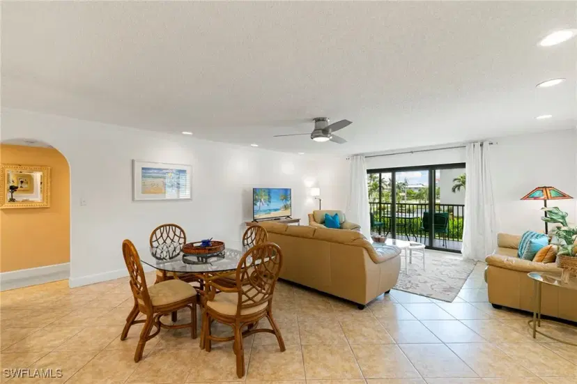 Picture of 960 Swallow Ave 203, Marco Island FL 34145