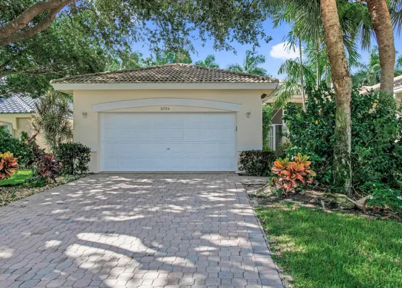 Picture of 9795 Crescent View Drive S, Boynton Beach FL 33437
