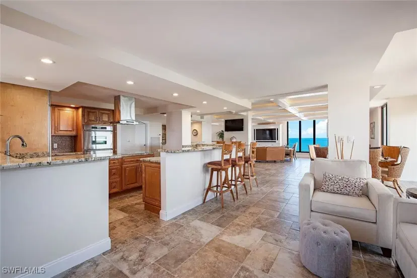 Picture of 3215 Gulf Shore Blvd N 5N, Naples FL 34103