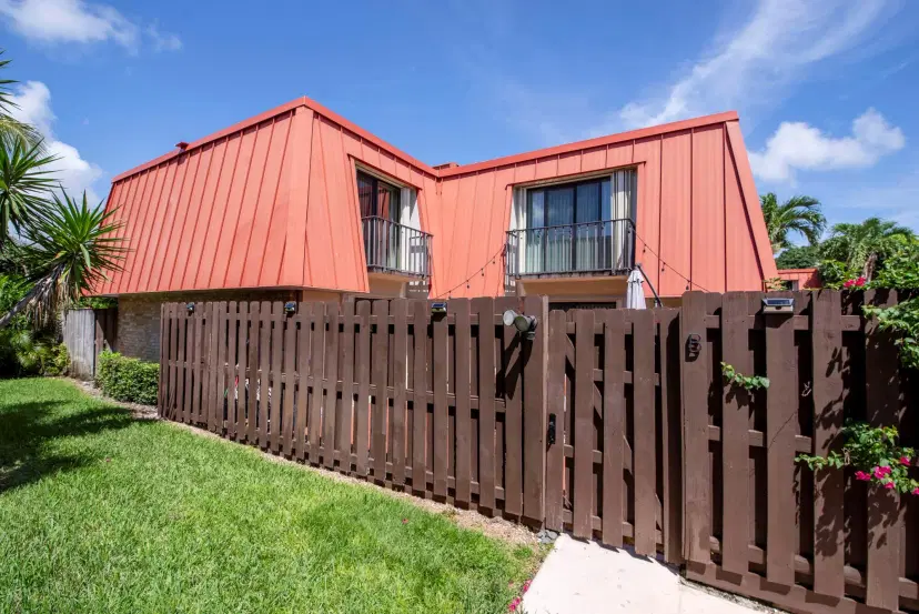 Picture of 3320 Meridian Way S B, Palm Beach Gardens FL 33410