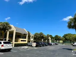 Picture of 1422 W Meadows Circle 1422, Boynton Beach, FL 33436