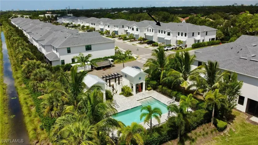 Picture of 13057 Pembroke Dr, Naples FL 34105