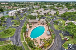 Picture of 9968 N Belfort Cir 108, Tamarac, FL 33321