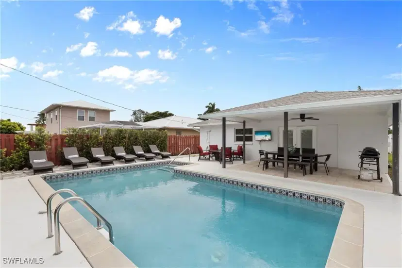 Picture of 683 94Th Ave N, Naples FL 34108