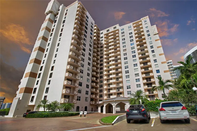 Picture of 1865 S Ocean Dr 6C, Hallandale Beach FL 33009