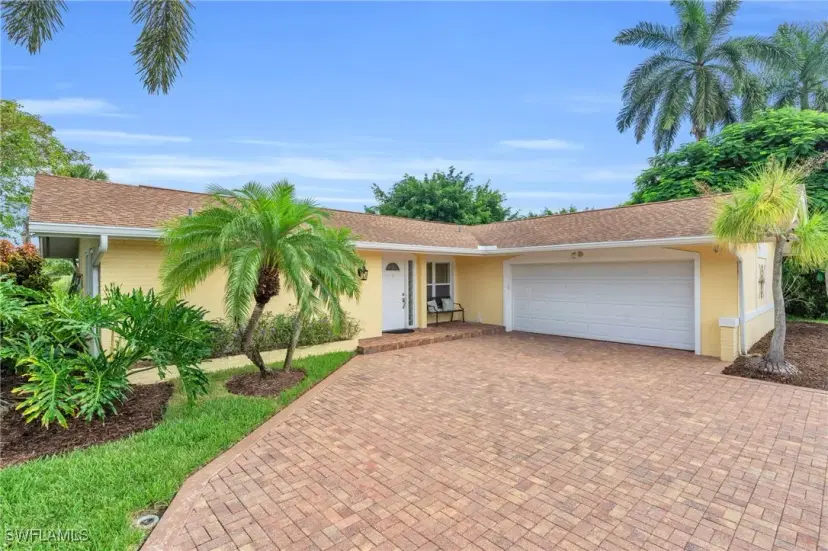 Picture of 153 Viking Way, Naples FL 34110