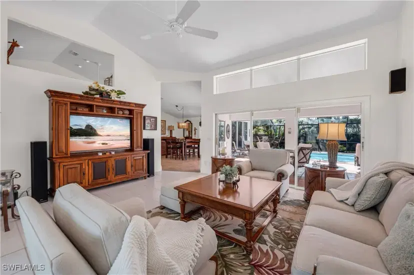 Picture of 544 Roma Ct, Naples FL 34110