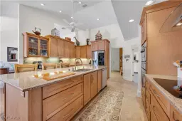 Picture of 544 Roma Ct, Naples, FL 34110