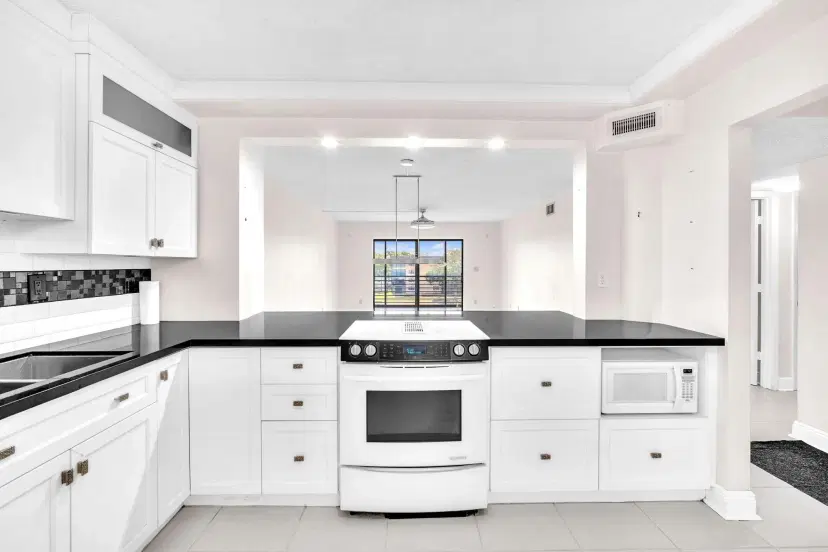 Picture of 4930 E Sabal Palm Blvd 414, Tamarac FL 33319