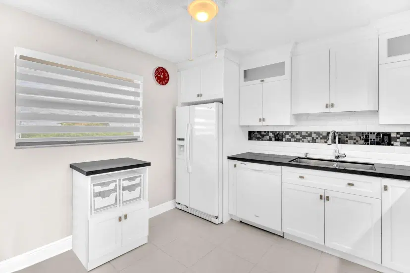 Picture of 4930 E Sabal Palm Blvd 414, Tamarac FL 33319