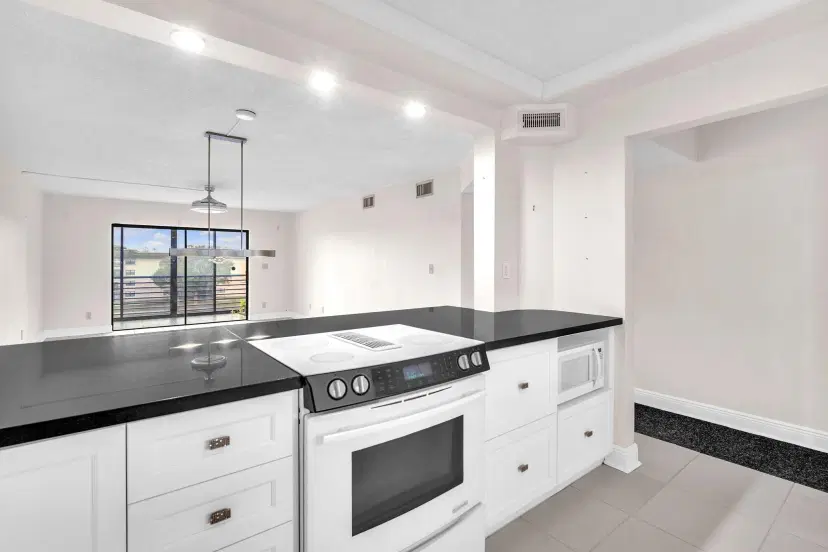 Picture of 4930 E Sabal Palm Blvd 414, Tamarac FL 33319