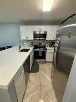 Picture of 440 SE 2Nd Ave 21, Deerfield Beach, FL 33441
