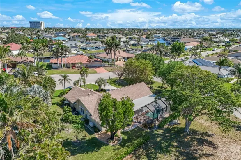 Picture of 840 S Town And River Dr, Fort Myers FL 33919
