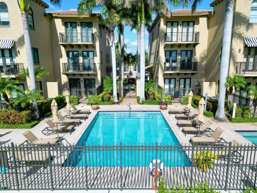 Picture of 615 Via Villagio, Hypoluxo FL 33462