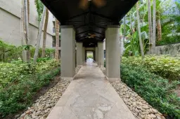 Picture of 1830 Embassy Drive 503, West Palm Beach, FL 33401