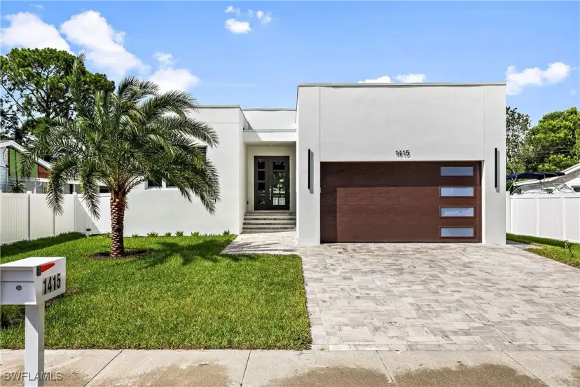 Picture of 1415 13Th Ave N, Naples FL 34102